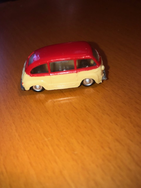 EKO miniatuur auto schaal 1:88 FIAT Multipla