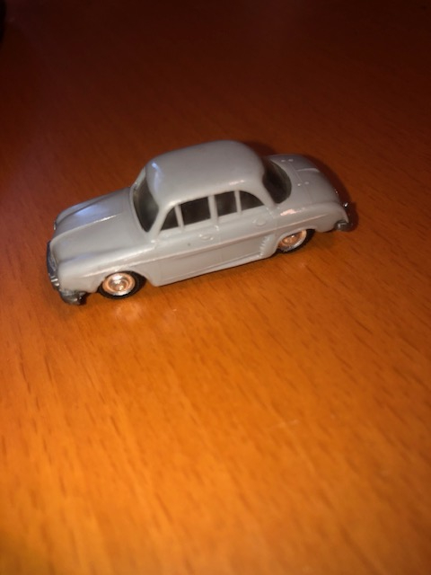 EKO Miniatuur auto schaal 1:88 Renault Dauphine