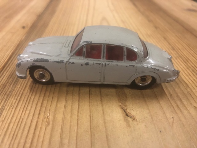 JAGUAR  DINKY TOYS 195 MECCANO LTD 