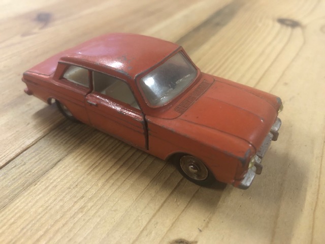 Dinky Toys, Ford Taunus 12M