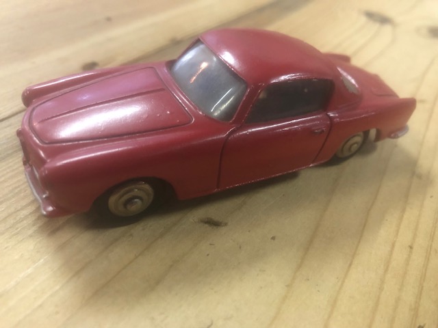 Alfa Romeo Coupé Dinky Toys 24 J