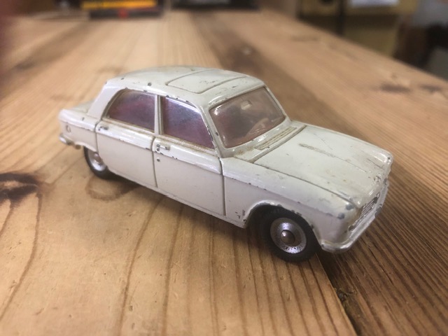 Dinky Toys Meccano Peugeot 204