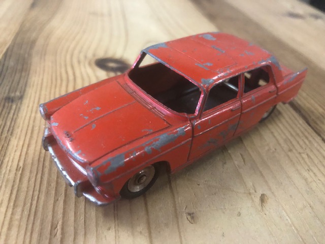 Dinky Toys Junior 101 Peugeot 404