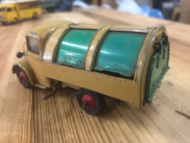 Dinky Toys Bedford vuiniswagen 25V