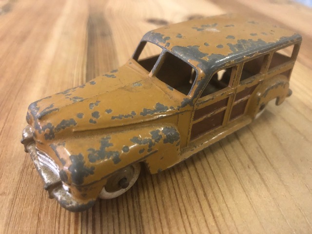 Dinky Toys 27F PLYMOUTH ESTATE CAR