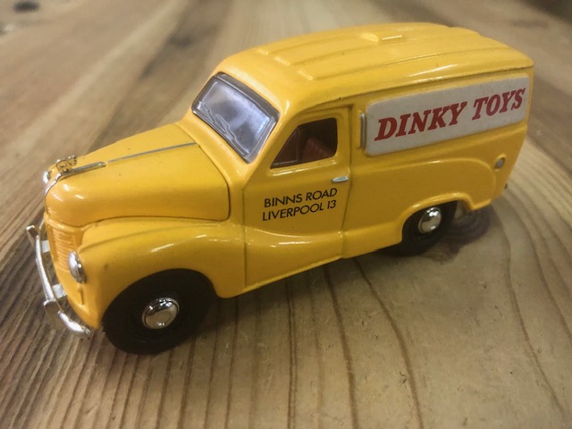 Dinky Toys, gele bestelwagen 1990