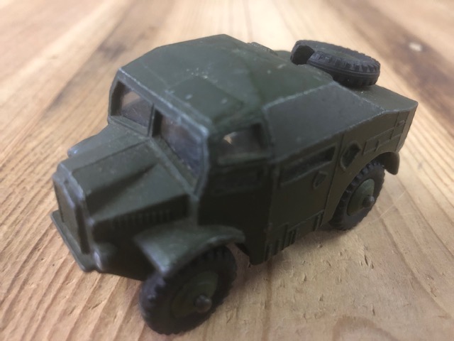 DINKY TOYS 688 FIELD ARTILLERY TRACTOR