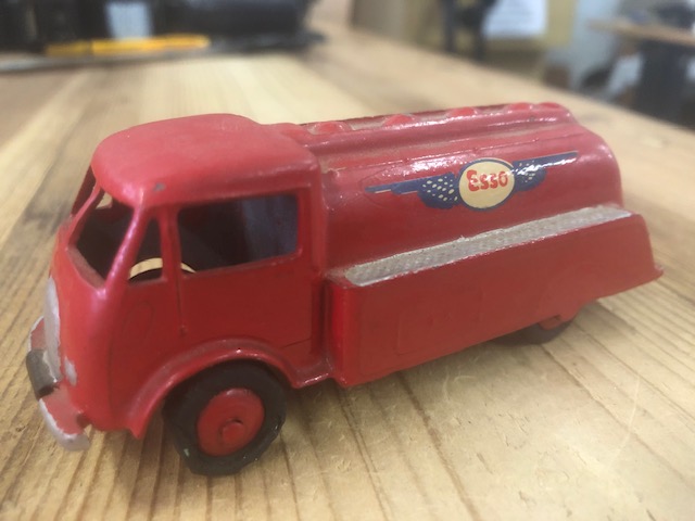 Dinky Toys 25 U Truck Ford Citerne, Esso