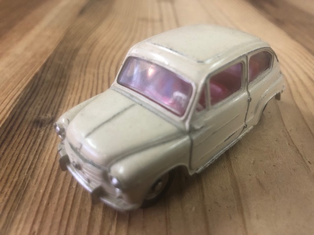 Dinky Toys  520 Fiat 600 D