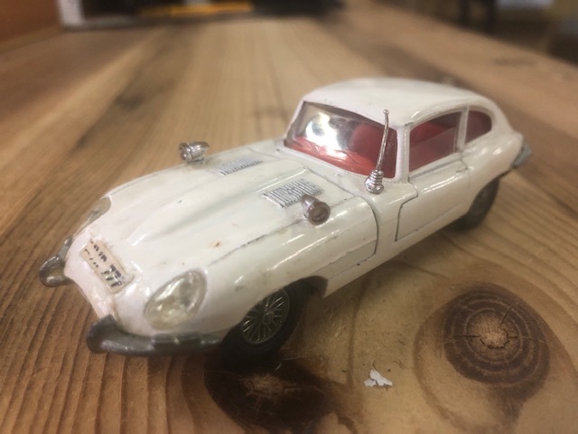 Dinky toys 131 E type Jaguar 