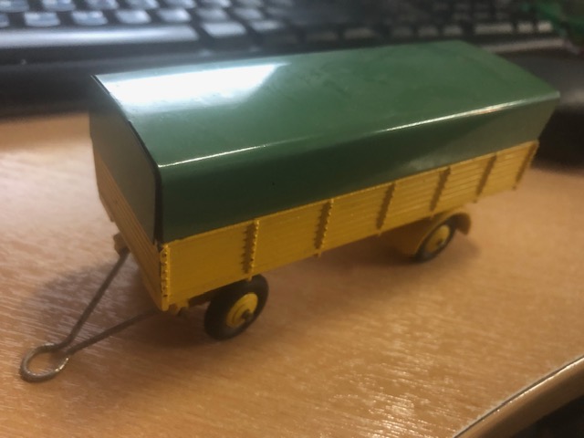 DINKY TOYS 70  Aanhangwagen met 4 wielen