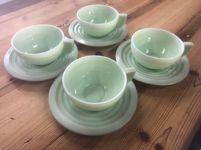 4 tasses opaline menthe Art Deco