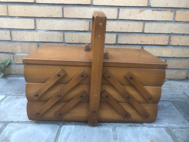 Vintage houten naaikoffer / naaidoos