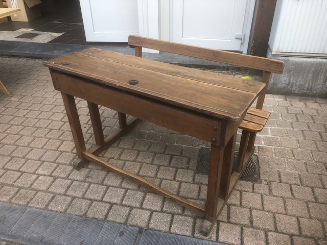 Ancien banc d'écolier en bois