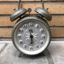 Vintage mechanische Wekker Wehrle met zelzame wijzerplaat