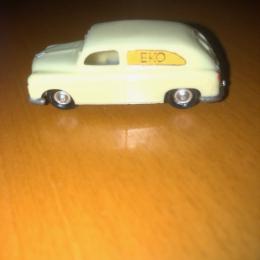 EKO miniatuur auto Schaal 1:88 SEAT 1400