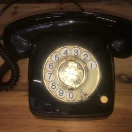 Téléphone en bakélite des années 50