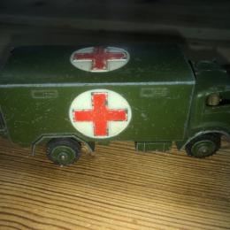 Dinky Toys UK 626 militaire ambulance