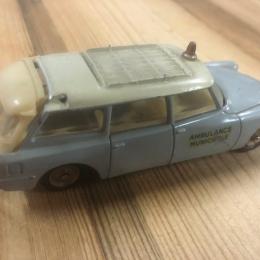 Dinky Toys Citroën ID 19 break "Ambulance Municipale&q