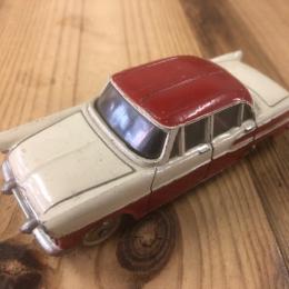 DINKY TOYS 24K  Simca Vedette Chambord